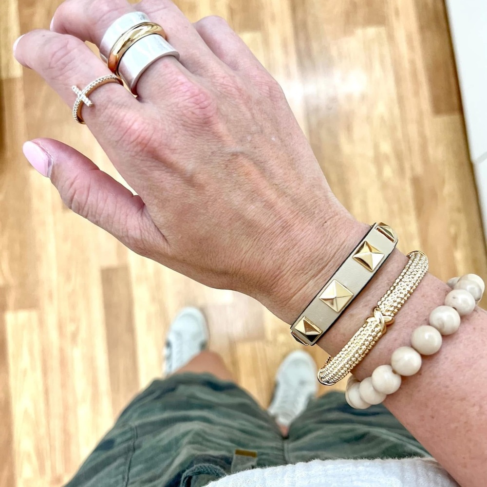 Elegant Cream Beaded Stretch Bracelet - Picture 2 of 4